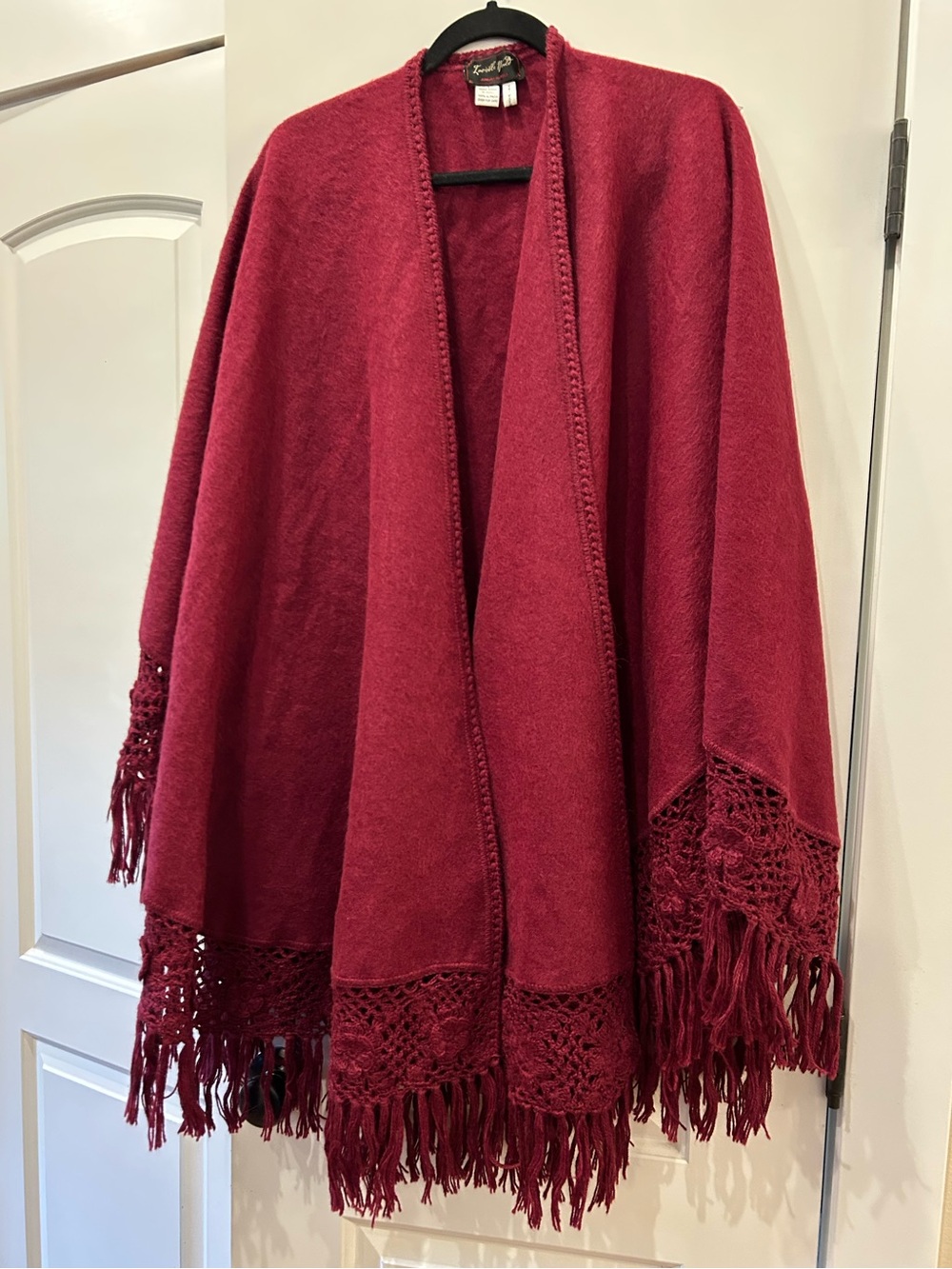 Gorgeous NWOT Burgundy Alpaca Poncho